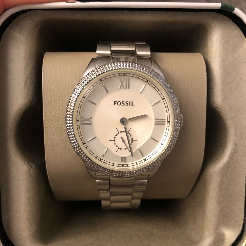 Women’s Fossil watch (great condition)